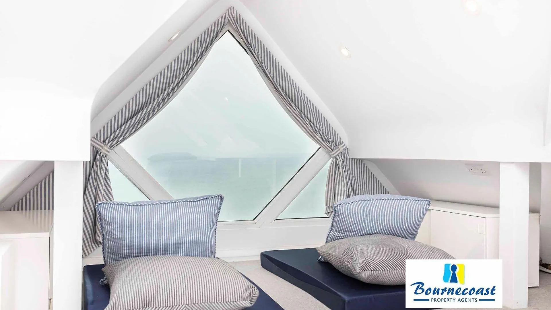 Bournecoast: Modern Holiday Flat- Sea Views-Fm8497 Bournemouth Apartment