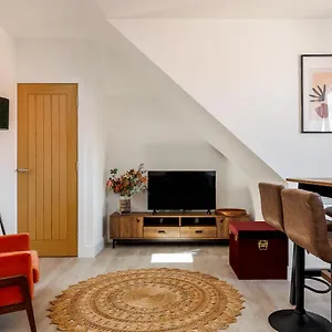 Modern 1 Bed Seaside Bournemouth